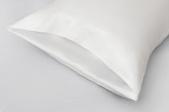 Pack of 2 white silk pillowcases